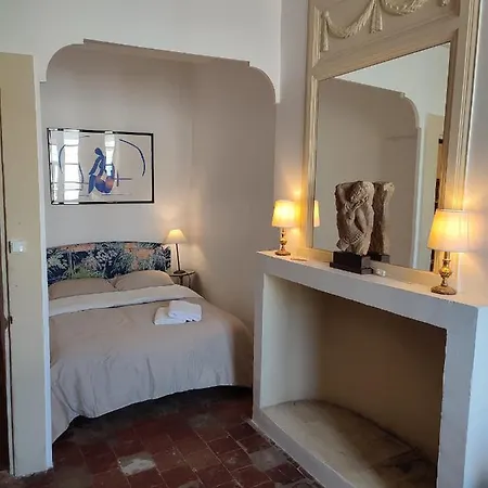 Gite-famille Nombreuse-seminaire-patio Ornaisons