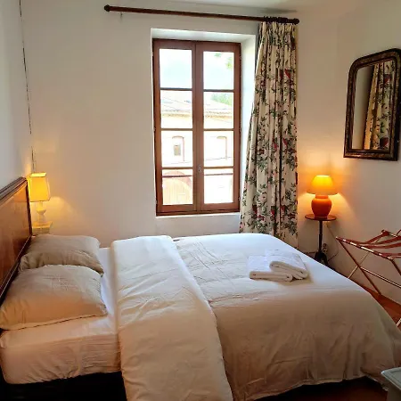Gite-famille Nombreuse-seminaire-patio Holiday home *