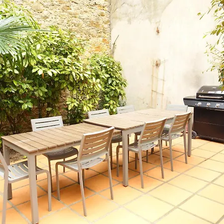 Gite-famille Nombreuse-seminaire-patio Holiday home *