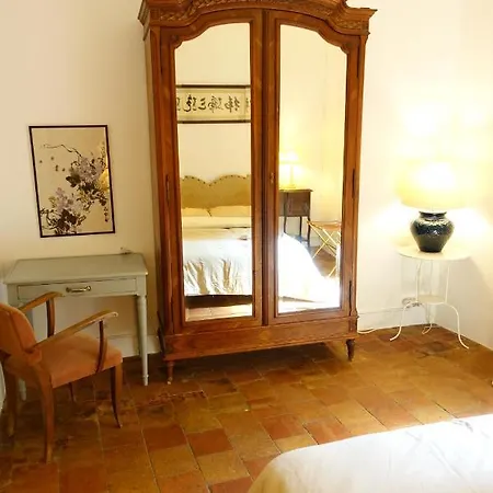 Gite-famille Nombreuse-seminaire-patio Ornaisons