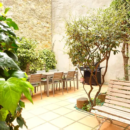 Holiday home Gite-famille Nombreuse-seminaire-patio Ornaisons