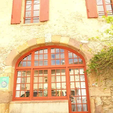 Gite-famille Nombreuse-seminaire-patio Ornaisons