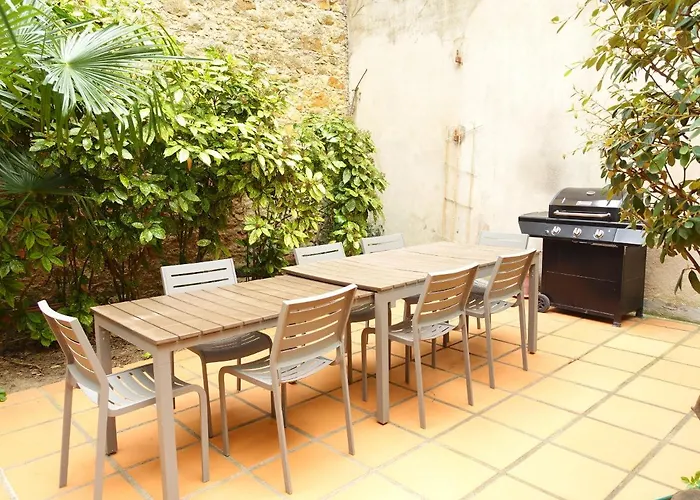Gite-famille Nombreuse-seminaire-patio Casa de Férias *