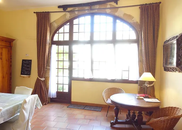 Gite-famille Nombreuse-seminaire-patio Casa de Férias Ornaisons