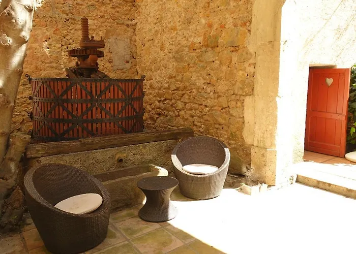 Casa de Férias Gite-famille Nombreuse-seminaire-patio Ornaisons